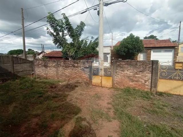 Terreno para venda em Junqueira de 128.26m² com 2 Quartos e 4 Garagens