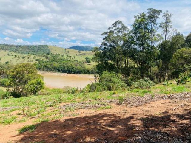 Terreno para Venda em Vargem, Centro