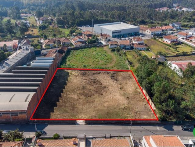 Terreno para Venda no centro de São João de Ver para construção de Edifício ou Moradias Geminadas!
