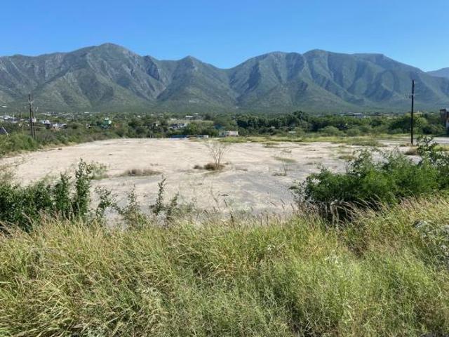 TERRENO PARA VENTA O RENTA SOBRE CARRETERA, A UN LADO DEL DEPORTIVO DE CEMEX. FRENTE A LA AURRERA