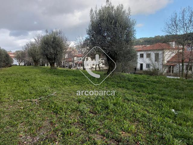 Terreno p/Construção, encontra se área predominantemente residencial Tipo 1 Tipo 2, Ponte de Lima
