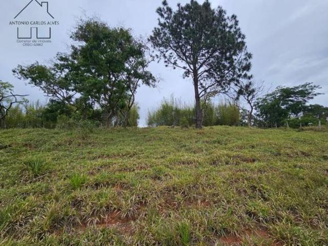 TERRENO PÉ NA ÁGUA COM 3.431 M² NA REPRESA DE VARGEM!