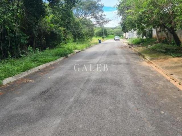 TERRENO PLANO MURADO LOTEAMENTO FECHADO EM ATIBAIA, COM 331M2