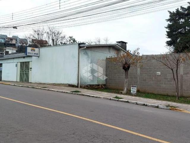 Terreno plano com 486,84m²