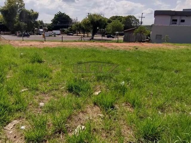 Terreno plano com 1.306m² no Lago Azul