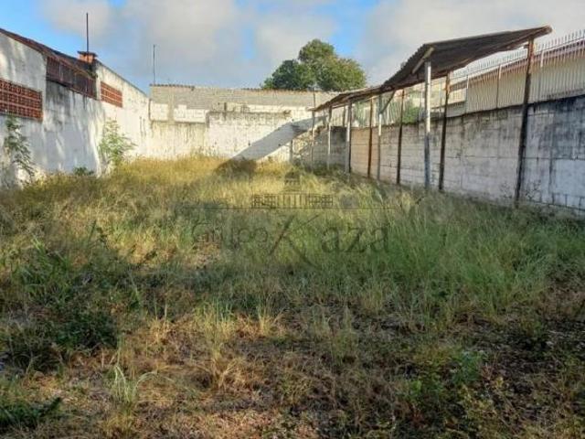 Terreno Plano Comercial e Residencial no Parque Industrial 300m²