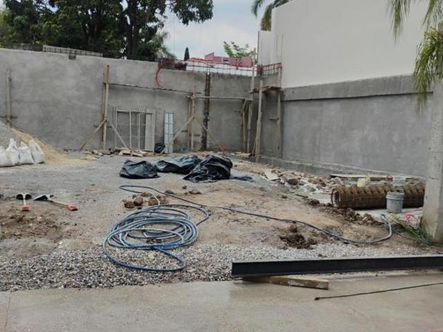 Terreno plano con bardas y carril de nado en Delicias Cuernavaca, zona dorada. Privada, vigilancia