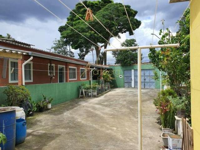 Terreno plano de esquina com 901 m² no Bolsão de Interlagos em localização invejável