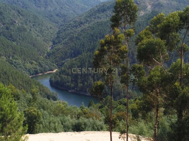 Gerês | Terreno com Projeto Aprovado para 5 Casas + Piscina e Centro de Yoga – Investimento Turístico Único
