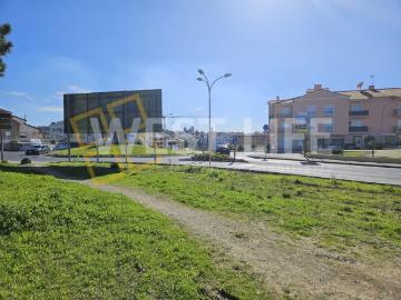 Terreno plano em Mafra com 1975m2 para Arrendamento