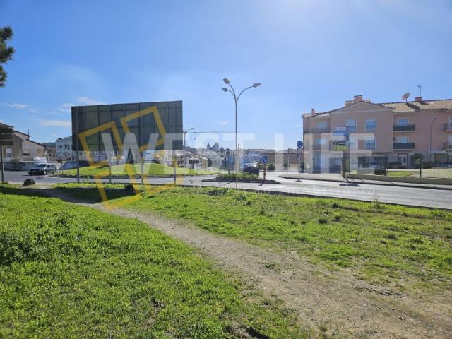 Terreno plano em Mafra com 1975m2 para Arrendamento