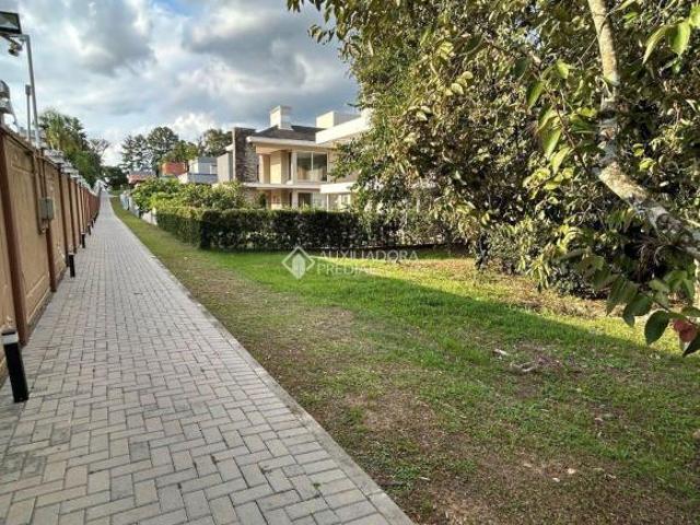 Terreno Plano em Condomínio Fechado de Alto Padrão Vivendas da Baviera, São Leopoldo