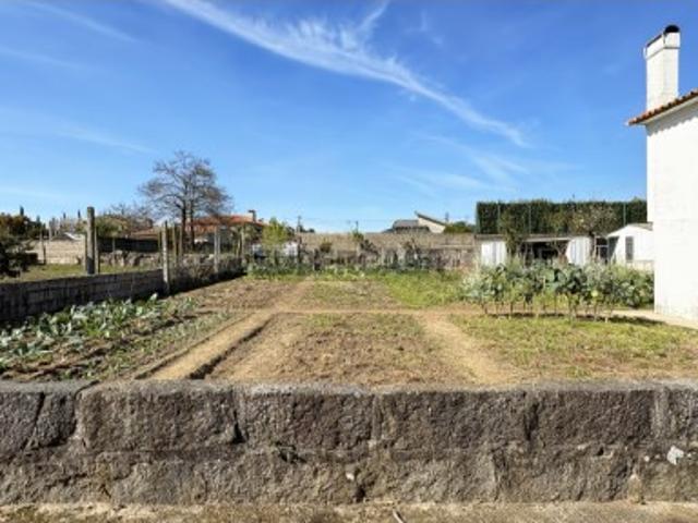 Terreno plano em espaço residencial com 515 m2 em Lordelo