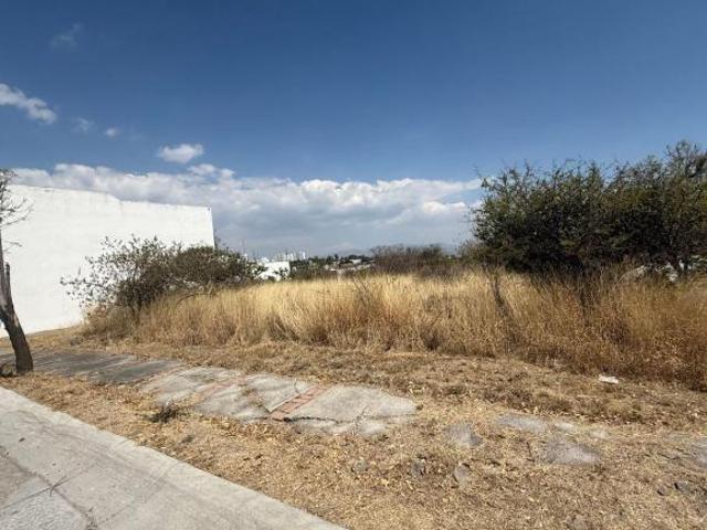 Terreno plano en esquina en venta en Cañada del Refugio Sur