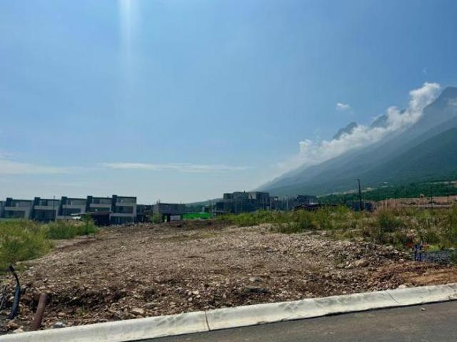 VENTA DE TERRENO PLANO DOMINIO CUMBRES
