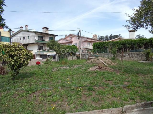 Terreno plano, para construção de moradia térrea, no Castêlo da Maia