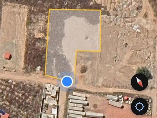 TERRENO PLANO, PROPIEDAD, CALLES NO PAVIMENTADAS, ZONA DE BODEGAS