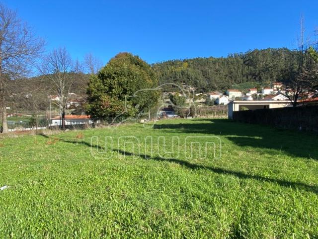 Terreno em Portela Susã