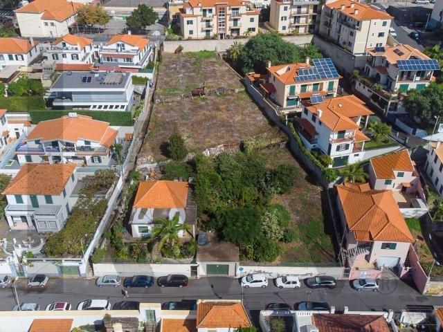 Terreno premium com projeto aprovado para 4 moradias de luxo | Funchal
