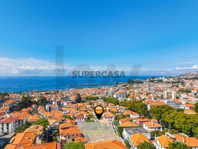 Terreno premium com projeto aprovado para 4 moradias de luxo | Funchal