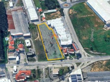 Terreno Premium com 6.900 m² na Zona Industrial de Vale Grou Oportunidade Única de Investimento!