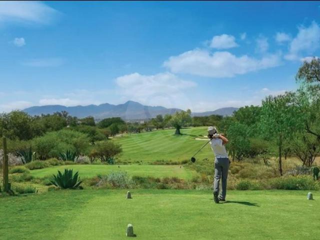 Terreno Premium en Amanali Country Club: Tu casa de campo y golf junto al lago