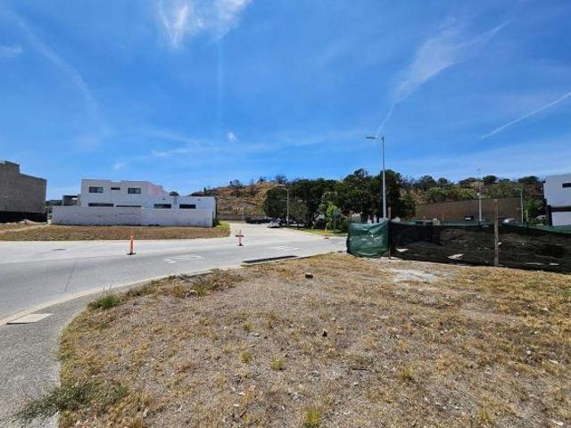 TERRENO PREMIUM EN ESQUINA | JUNTO A LA CASETA DE INGRESO | LOS ROBLES
