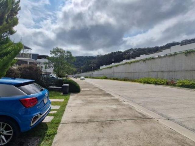 Terreno Premium en Venta | Fracc. Los Robles Exterior – Frente a Bosque La Primavera