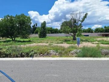 Terreno Premium Frente a Área Verde y Lago en San Eduardo, Arteaga
