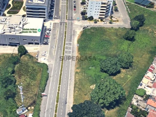 Terreno Premium para Construção em Altura na Avenida da Conduta Rio Tinto | 7.000 m² de Construção