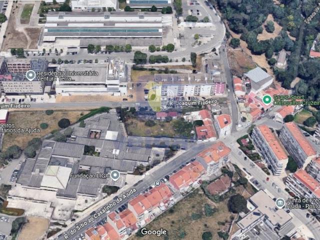 Terreno rústico com a possibilidade de passar a terreno urbano na Ajuda Lisboa