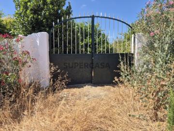 Terreno rustico com agua e poço em Entradas Castro Verde