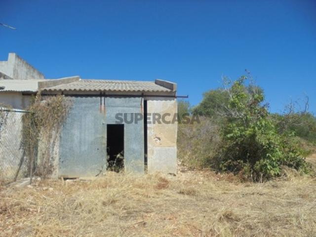 Terreno Rústico com armazém com 36 m2 em Moncarapacho, Olhão, Algarve
