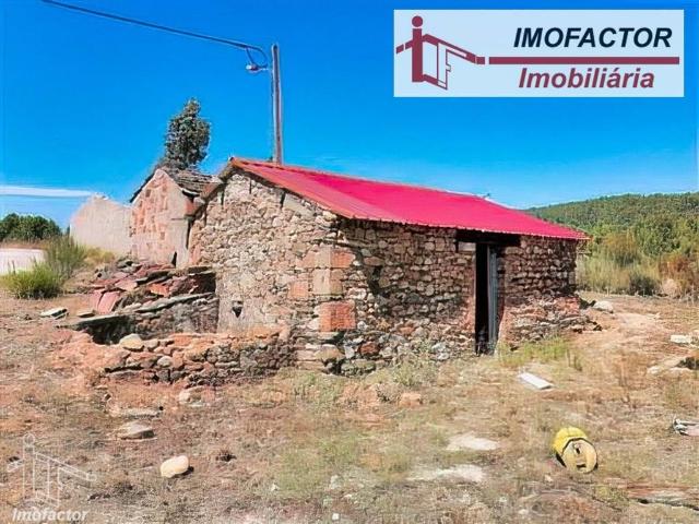 Terreno Rústico com Construção Rural Sarzedas Castelo Branco