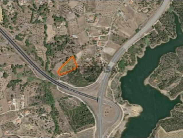 Terreno rústico com poço junto à Barragem do Carril Algaz, Tomar