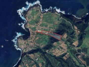 Terrenos e estruturas regenerativas em Mosteiros, Açores Ideal para um projecto ecológico, retiro ou construção de aldeia