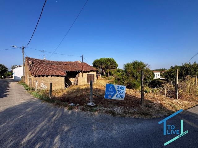 Propriedade com Casa para Remodelação Total e Terreno de 1.120 m2 em Paialvo – Tomar