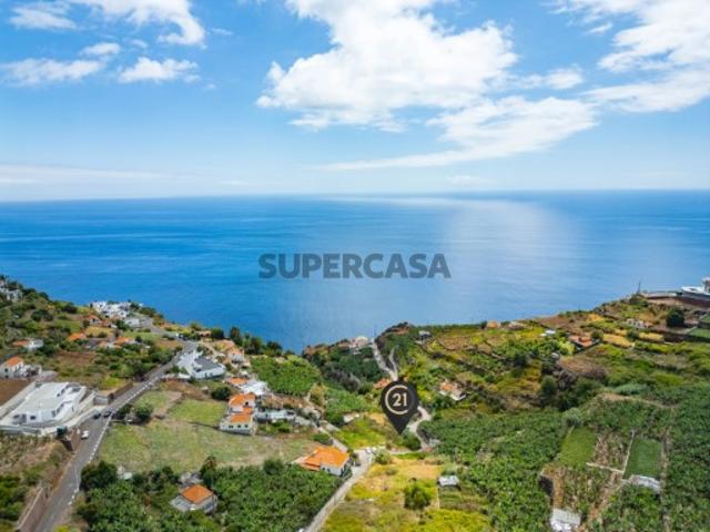 Terreno Rústico com Projeto aprovado e Vista Mar em Ponta do Sol, Madeira