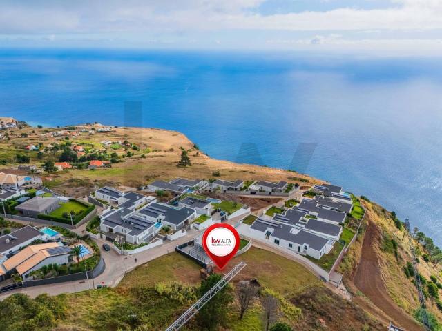 Terreno Rústico com Ruína e Viabilidade de Construção 1424m2 | Sítio da Referta, Prazeres, Calheta