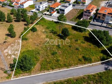 Terreno rústico com viabilidade de construção