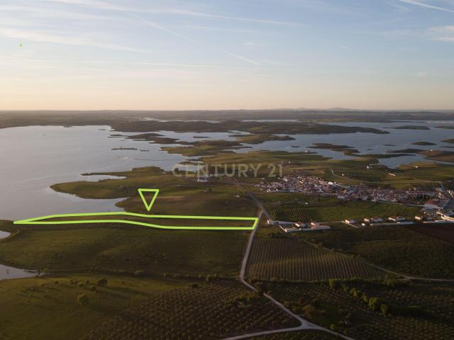 Terreno Rústico com Vista Privilegiada para o Alqueva Luz, Alentejo