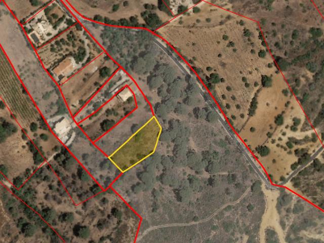Terreno rústico com 1440 m2 situado no Sobral
