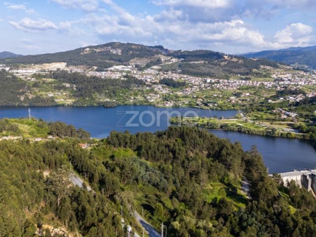 Terreno Rústico com 1450 m2 em Rio de Moinhos, Penafiel