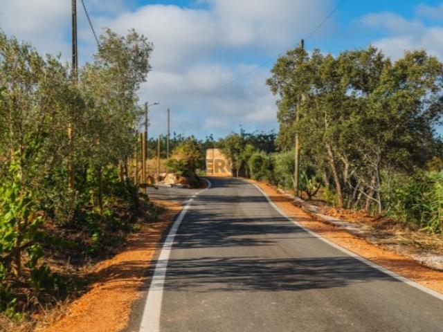 Terreno Rústico com 10.600 m² em São Bartolomeu de Messines | Silves, Algarve
