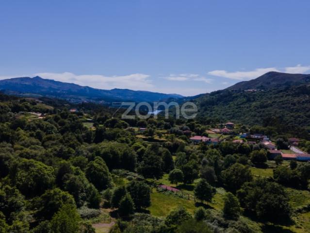 Terreno rústico com 1.760 m2 em Britelo, Ponte da Barca