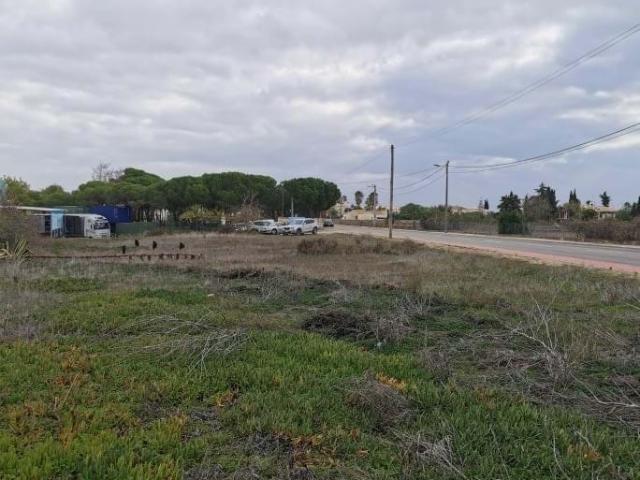 Terreno rústico com 2460m2 e viabilidade construtiva em Porches