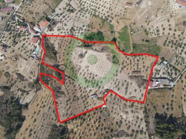Terreno Rústico com 34.000 m² – Valpaços