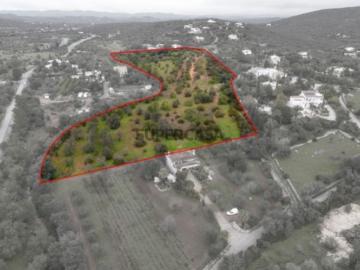 Terreno rústico com 45.941m2, junto ao Hotel Vila Monte em Moncarapacho