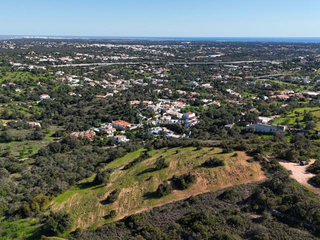Terreno Rústico com 6.000 m² | Vista Panorâmica Desafogada | Franqueada, São Sebastião, Loulé