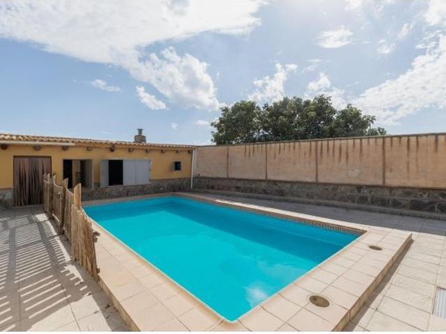 TERRENO RÚSTICO CON CASITA, PISCINA Y BUEN ACCESO POR SOLO 129.900€!